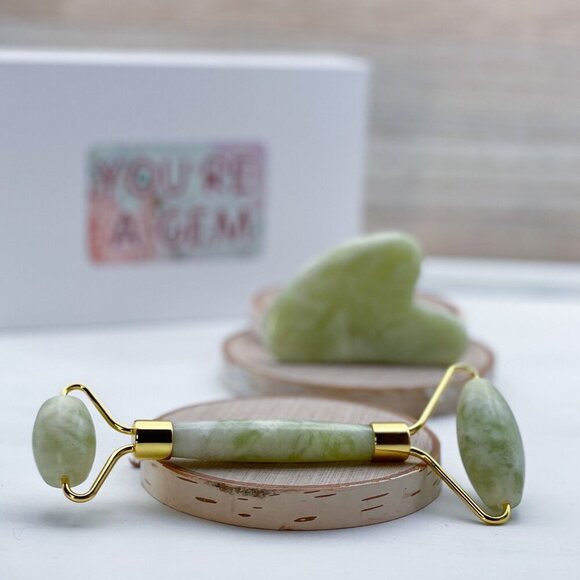 Jade Crystal Face Roller Facial Massager for Face, Eyes & Neck w Travel Pouch - Picture 4 of 8